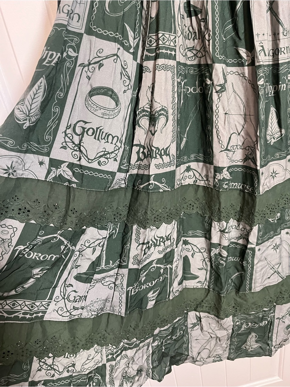Hot Topic Lord of the Rings Green Printed Midi Dress - Picture 5 of 9